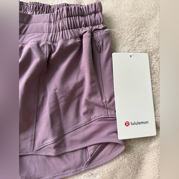 NWT Lululemon Athletica Hotty Hot LR Short Lavender Lux Size 8 - Picture 7 of 9